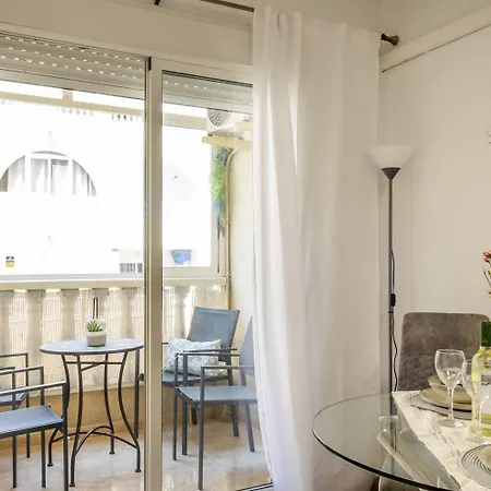 Pink Boulevard Apartment *